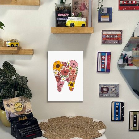 لوحة طب اسنان سن على شكل ورد