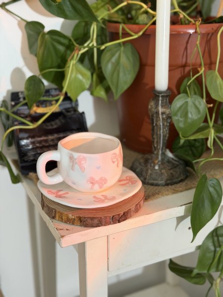 كوب فيونكة زهر وقلب ازرق