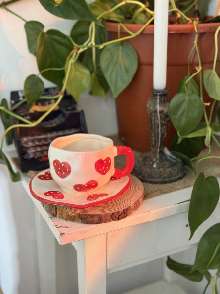 كوب القلوب الفراولة