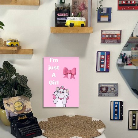 لوحة im just a girl