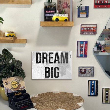 لوحة DREAM BIG