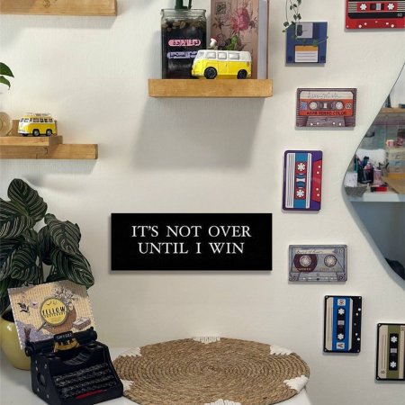لوحة  is not over until i win
