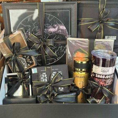 هدية رجالية بوكس اسود ودهبي